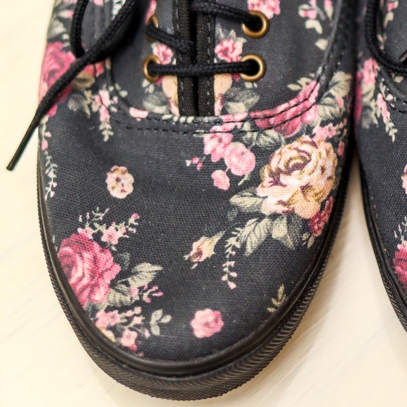 Vans Black Rose Floral Sneakers Size 7.5 - Picture 4 of 5